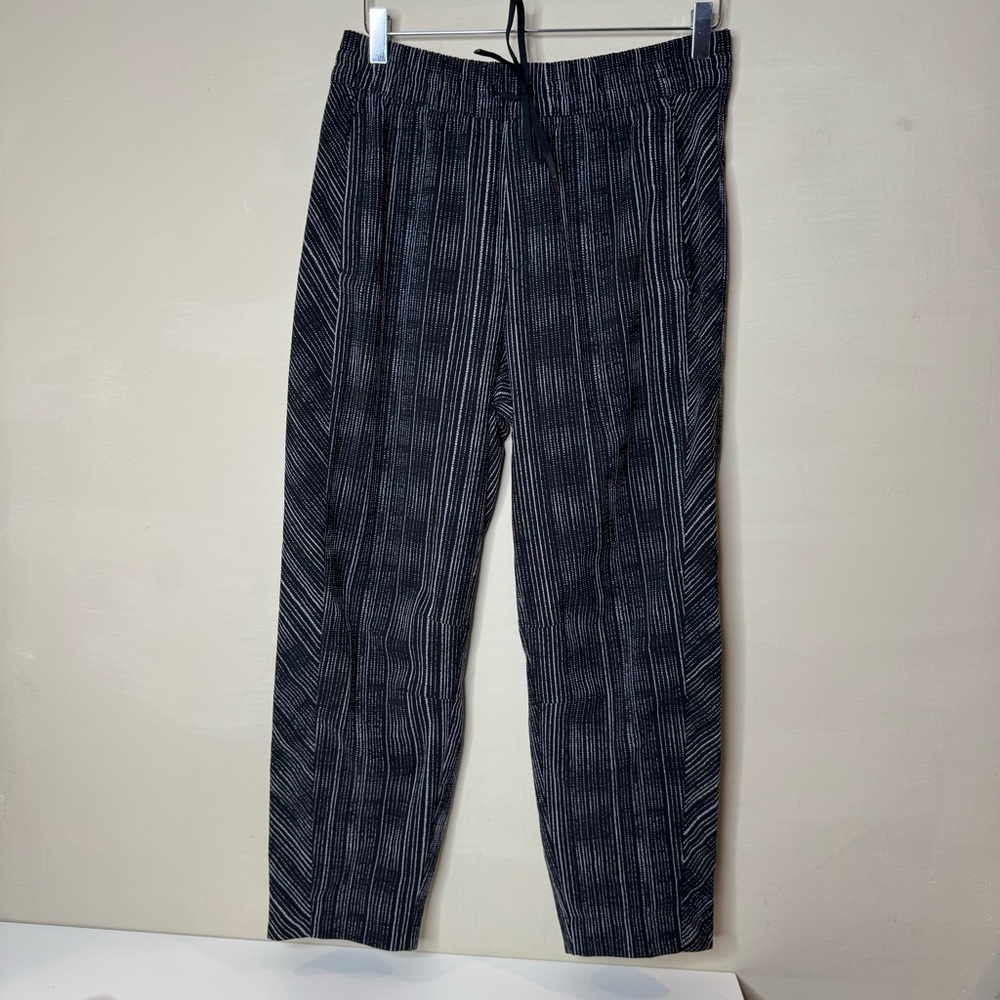 ATHLETA Arrival Pants size 6 Relaxed Versatile *360-Stretch - Picture 4 of 12